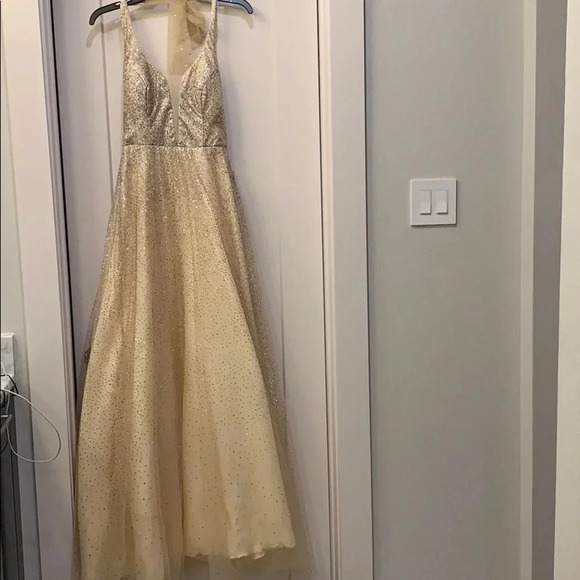 B. Darlin Sequin Gold Confetti Dress Halter Long Gown Size 4 NWT - Picture 1 of 8